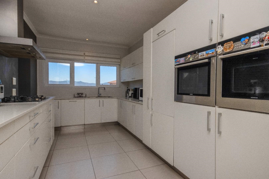 4 Bedroom Property for Sale in Sunset Beach Western Cape